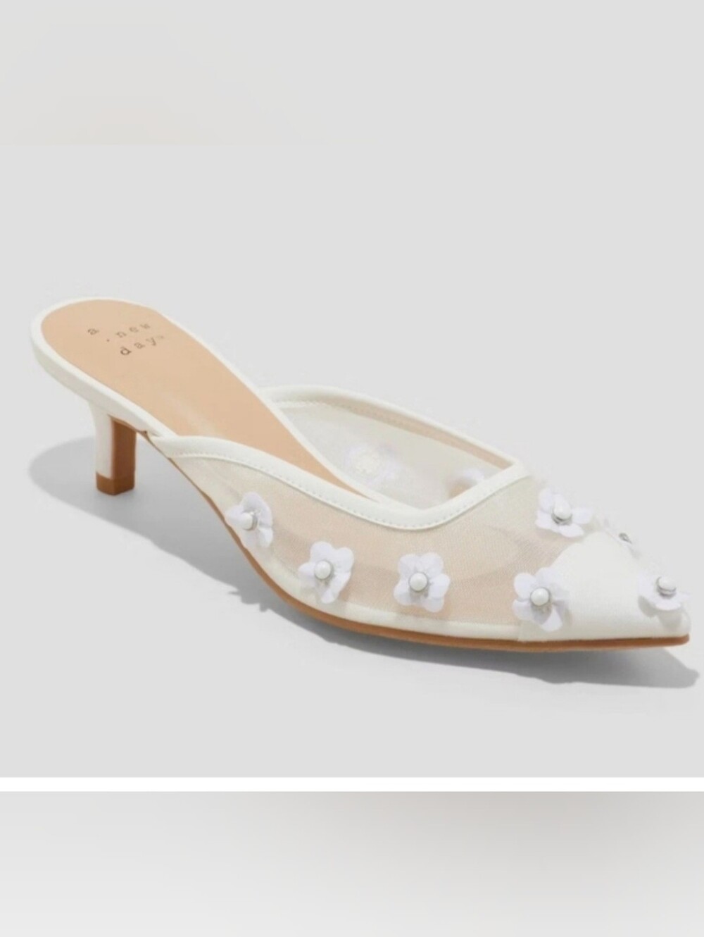 White Mesh Floral Appliqué Pointed Mule Heels. Size 7